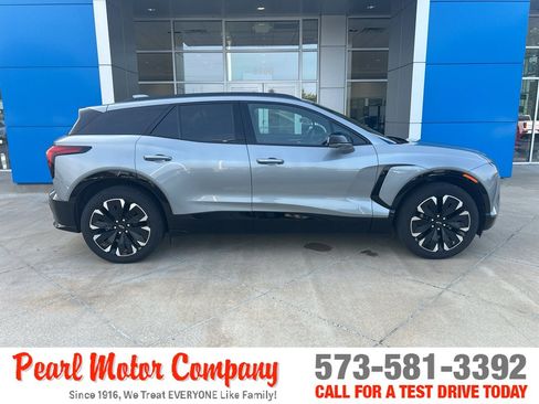 Used 2024 Chevrolet Blazer EV RS RWD image 3