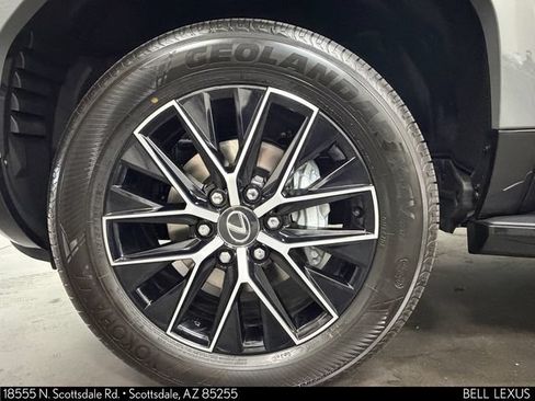 Used 2026 Lexus GX 550 w/ Accessory Package (2T) AWD/4WD image 10