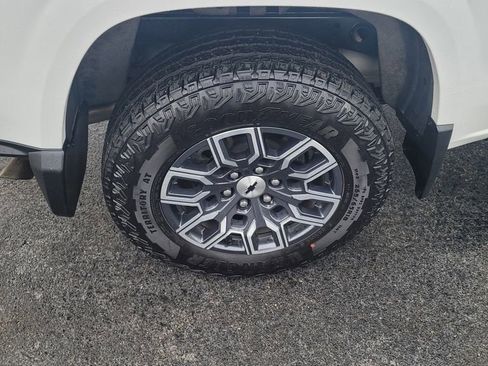 Used 2026 Chevrolet Colorado Z71 AWD/4WD image 13