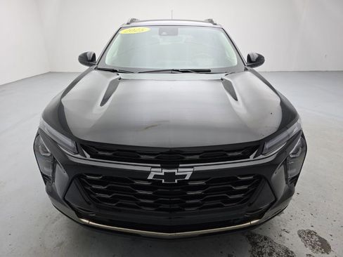 Used 2025 Chevrolet Trax ACTIV FWD image 3
