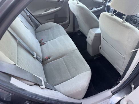 Used 2013 Toyota Corolla LE FWD image 34