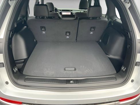 New 2026 Jeep Grand Cherokee Limited AWD/4WD image 11