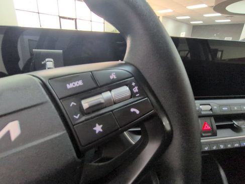 Used 2025 Kia K4 FWD image 18