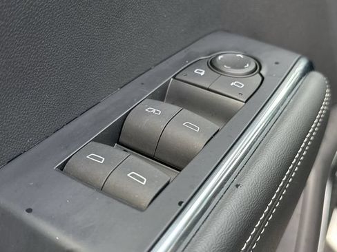 Used 2025 GMC Acadia Elevation w/ LPO, Roadside Safety Package AWD/4WD image 22