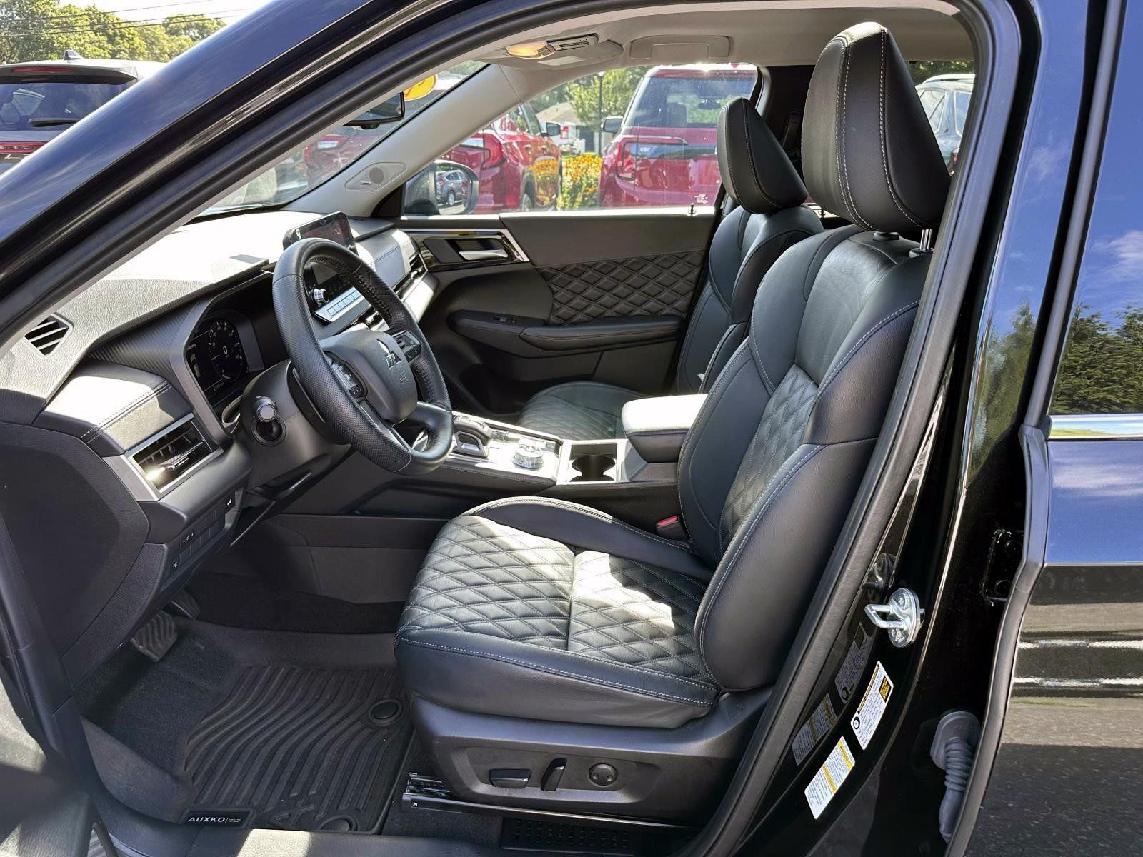 Used 2024 Mitsubishi Outlander SEL AWD/4WD image 12