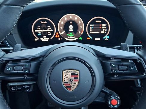 Certified 2025 Porsche 911 Targa 4 GTS AWD/4WD image 24