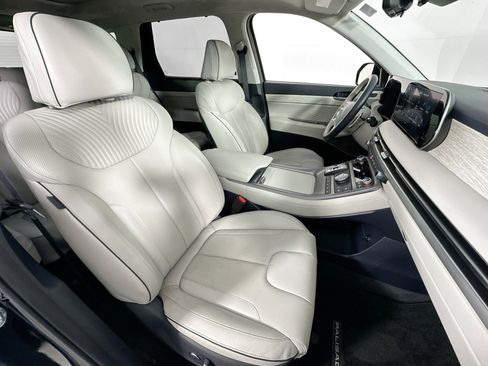 Used 2023 Hyundai Palisade Calligraphy image 31