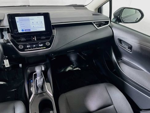 Used 2025 Toyota Corolla LE FWD image 19