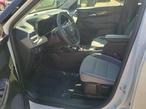 Used 2025 Chevrolet TrailBlazer LT AWD/4WD image 25