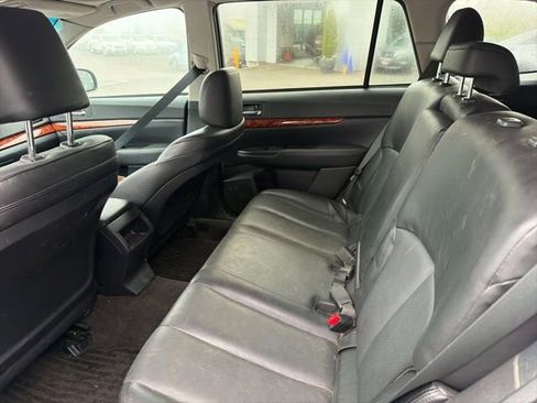 Used 2011 Subaru Outback 2.5i Limited AWD/4WD image 5