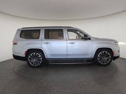 Used 2023 Jeep Grand Wagoneer Series III AWD/4WD image 22