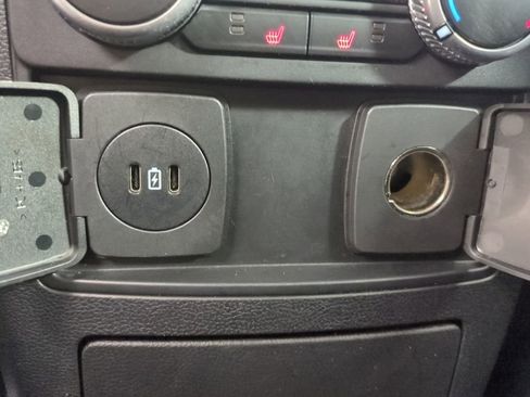 Used 2024 Ford Explorer Limited image 18