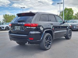Used 2019 Jeep Grand Cherokee Altitude AWD/4WD video 3