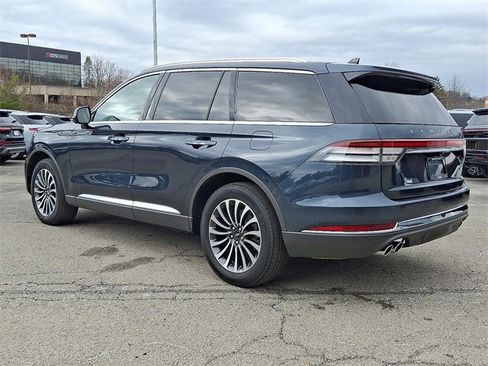 Certified 2023 Lincoln Aviator Reserve w/ Equipment Group 201A image 4