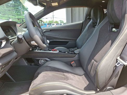 Used 2025 Lotus Emira image 13