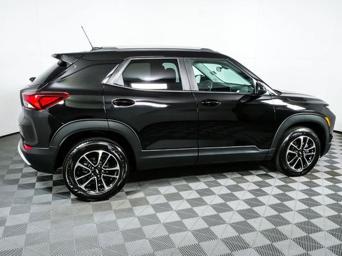Certified 2025 Chevrolet TrailBlazer LT AWD/4WD image 2