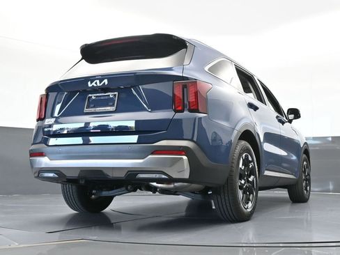 Used 2025 Kia Sorento S w/ Panoramic Sunroof Package image 60