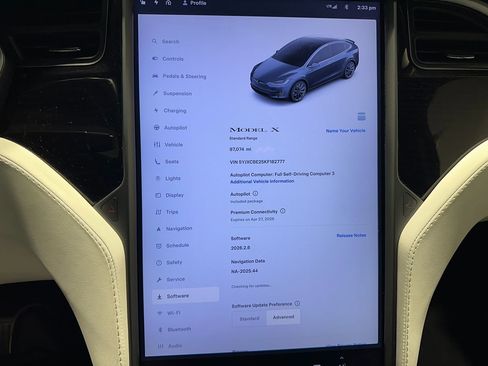 Used 2019 Tesla Model X image 36