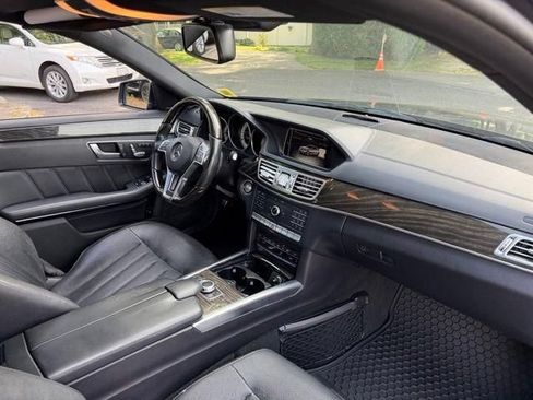 Used 2016 Mercedes-Benz E 400 Sedan image 11