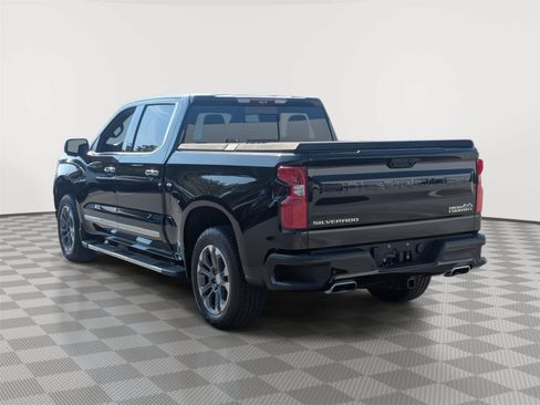 Used 2024 Chevrolet Silverado 1500 High Country w/ Technology Package AWD/4WD image 3