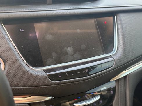 Used 2018 Cadillac XT5 Premium Luxury w/ LPO, Wheel Lock Package image 8