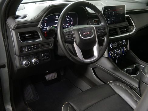 Used 2023 GMC Yukon SLT w/ SLT Premium Package AWD/4WD image 13