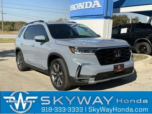 Used 2023 Honda Pilot Elite image 1