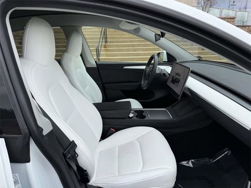 Used 2023 Tesla Model Y Long Range image 15