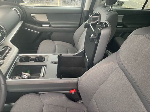 Used 2025 Ford Expedition Active AWD/4WD image 26