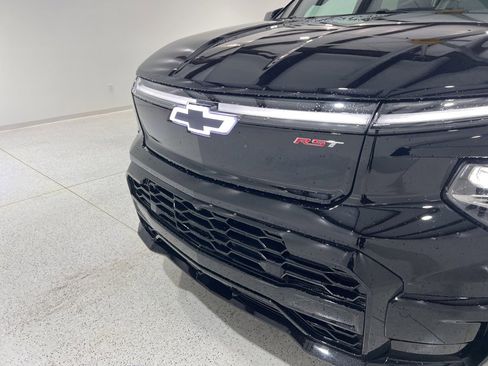 New 2024 Chevrolet Silverado EV RST image 25