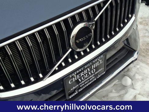 Certified 2023 Volvo XC60 B5 Ultimate image 5