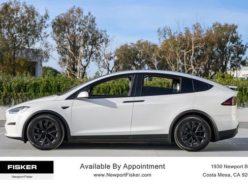 Used 2023 Tesla Model X image 9