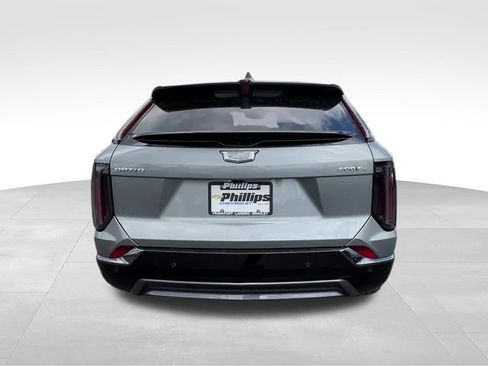 Certified 2025 Cadillac Optiq Sport 2 w/ LPO, Floor Liner Package AWD/4WD image 5
