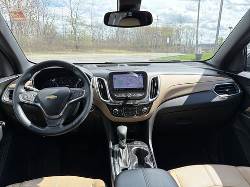 Used 2023 Chevrolet Equinox Premier AWD/4WD image 12