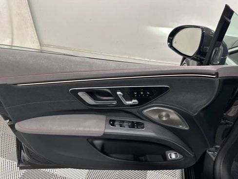 Certified 2023 Mercedes-Benz EQS 580 4MATIC Sedan w/ Exclusive Trim Package image 12