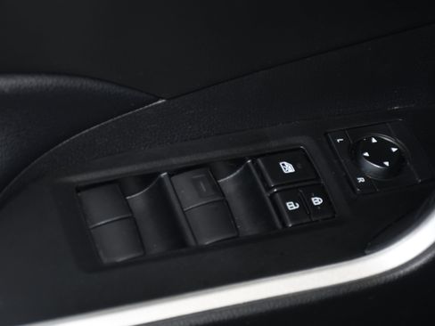 Used 2021 Toyota RAV4 XLE image 10