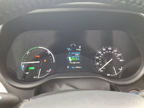 Used 2024 Toyota Sienna XLE image 19