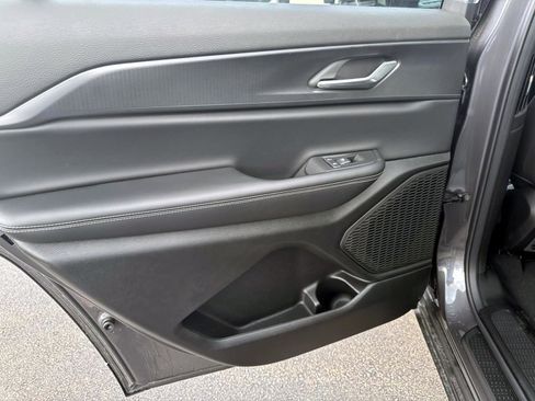 New 2025 Jeep Grand Cherokee L Altitude image 7