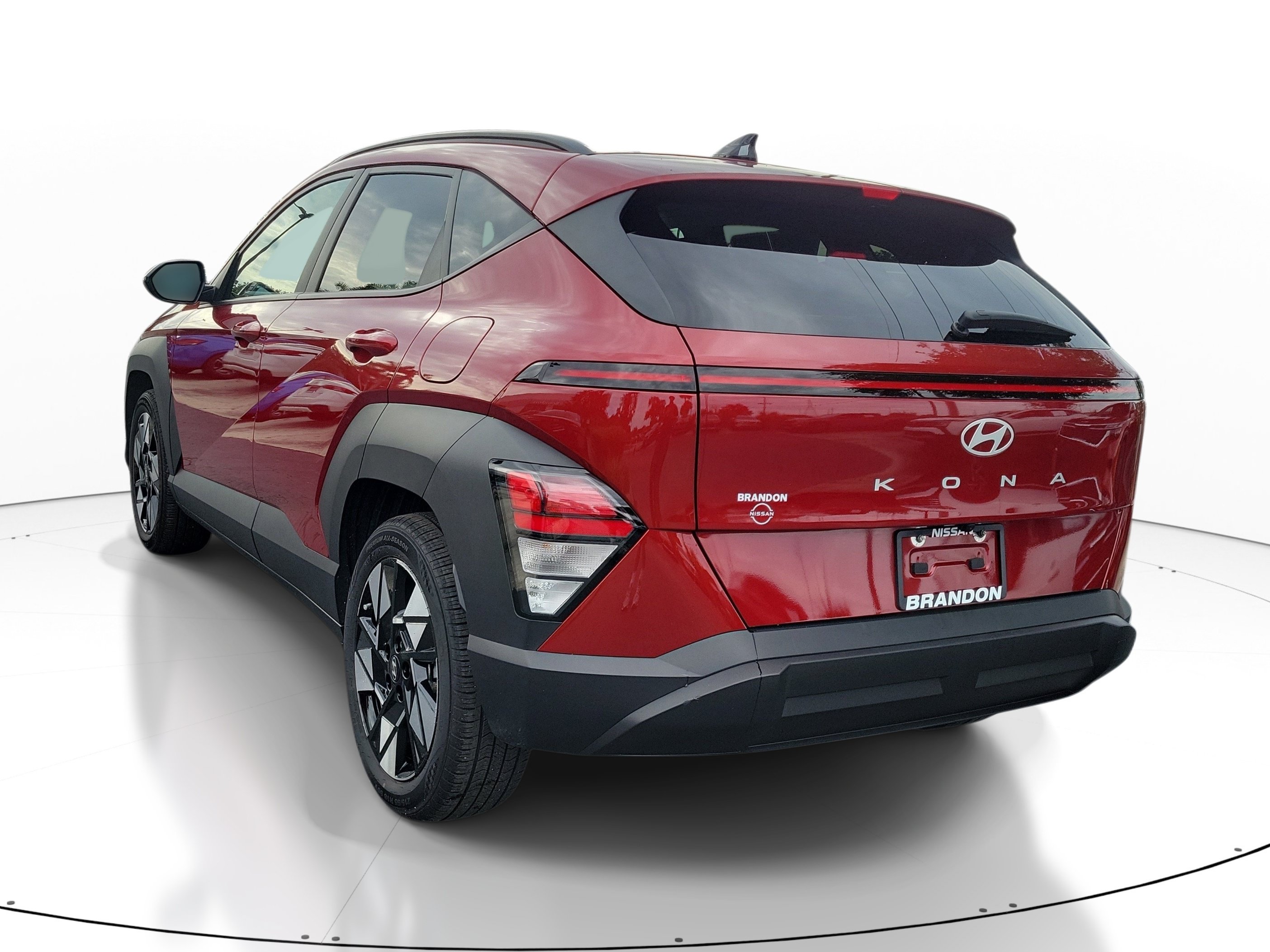 Used 2024 Hyundai Kona SEL FWD image 5
