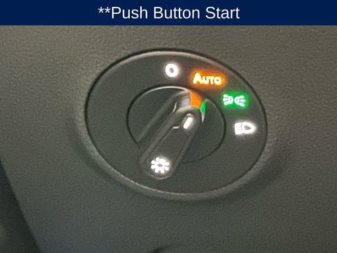 Used 2022 Volkswagen Taos SE image 15