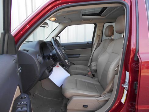 Certified 2016 Jeep Patriot High Altitude AWD/4WD image 6