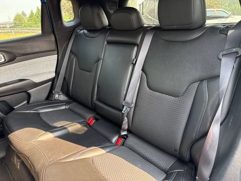 Used 2024 Jeep Compass Latitude AWD/4WD image 19