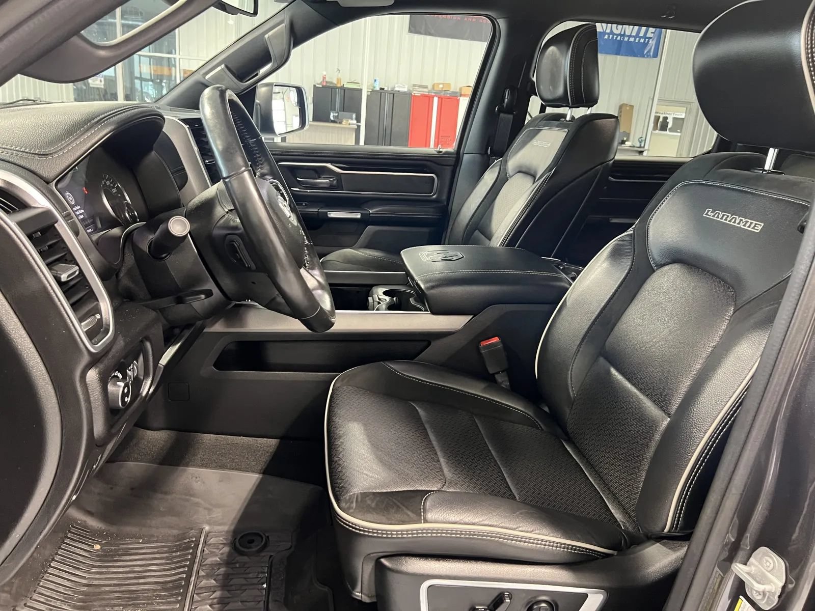 Used 2020 RAM 1500 Laramie AWD/4WD image 31