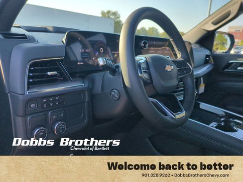 New 2026 Chevrolet Suburban Premier RWD image 9