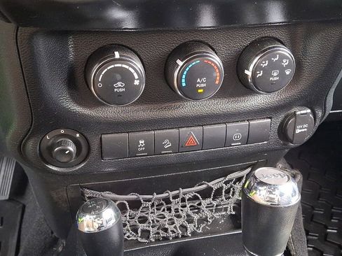 Used 2012 Jeep Wrangler Sahara w/ Connectivity Group AWD/4WD image 16
