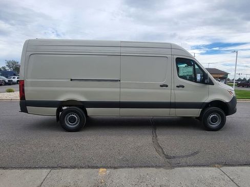 New 2026 Mercedes-Benz Sprinter 2500 image 31