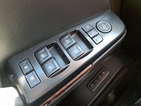 Used 2016 GMC Yukon XL SLT RWD image 24