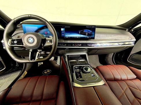Used 2023 BMW 760i xDrive AWD/4WD image 12