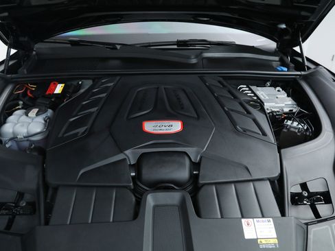 Used 2022 Porsche Cayenne Turbo GT image 33