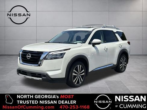 Used 2024 Nissan Pathfinder Platinum w/ Cargo Package FWD image 1